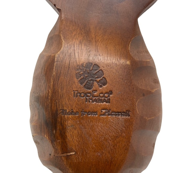 Tropico Hawaii MonkeyPod Wooden Pineapple Tray. - Picture 5 of 6